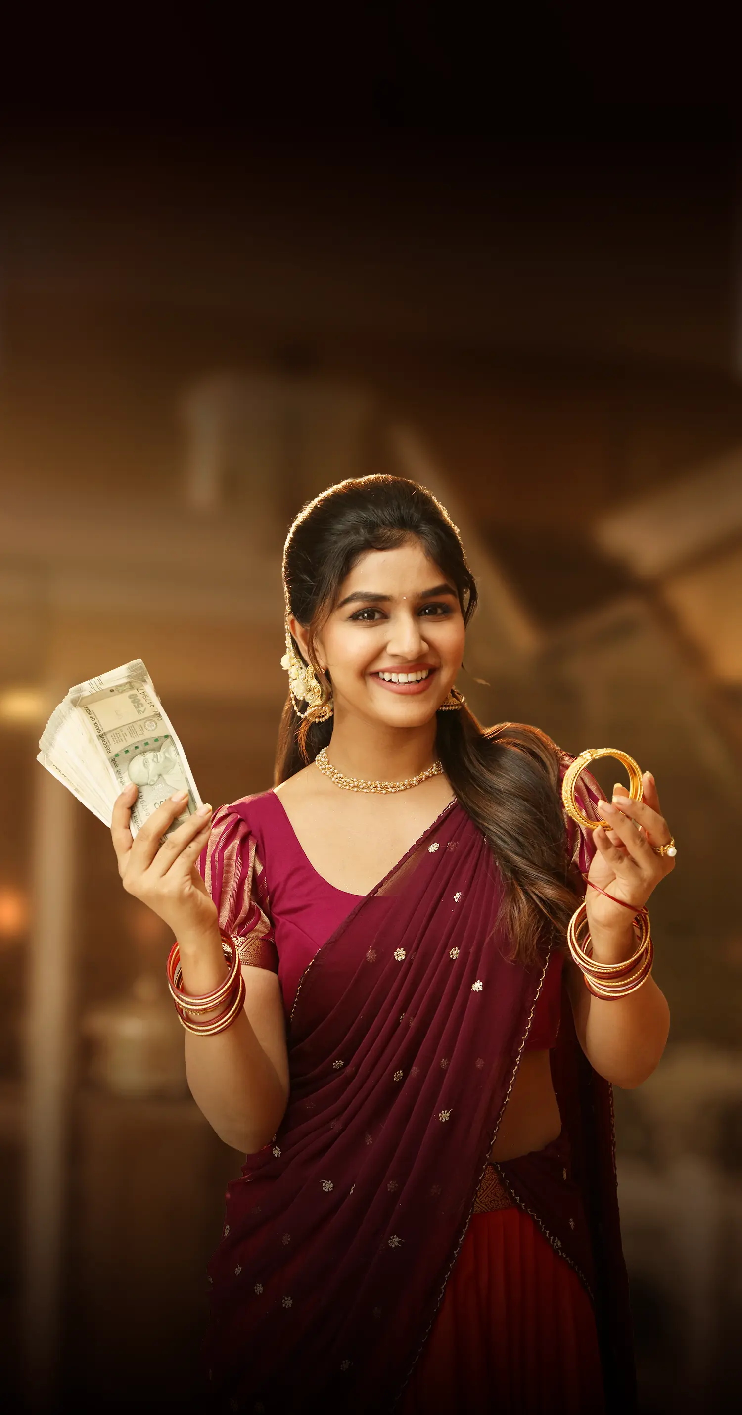 Woman holding cash and gold jewellery representing gold selling services at G1 Gold